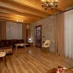 Old House فندق Canaj