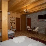 Old House فندق