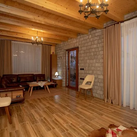 Old House Hotell Canaj