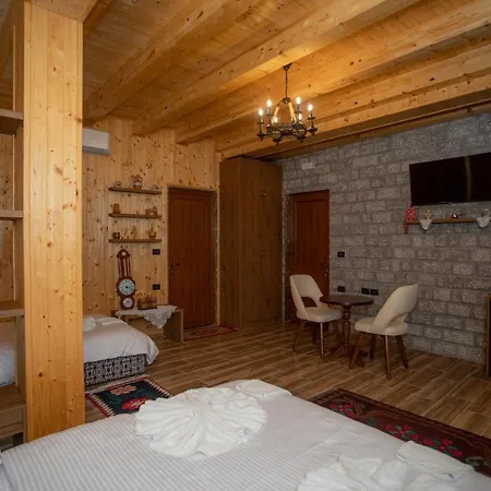 Old House Hotell