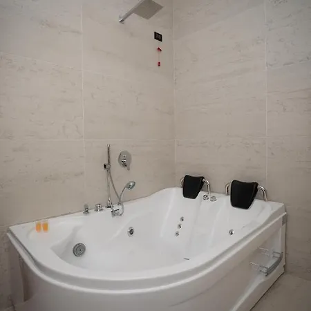 Hotell Old House Canaj